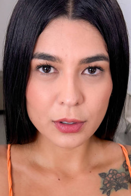 Lele Mantilla from VRLATINA